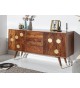 Buffet en acacia brun et déco doré