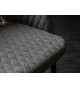 Chaise tissu gris clair avec accoudoir / Pieds noir embouts dorée