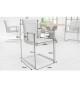 Chaise design tissu gris pierre avec accoudoirs et armature en acier