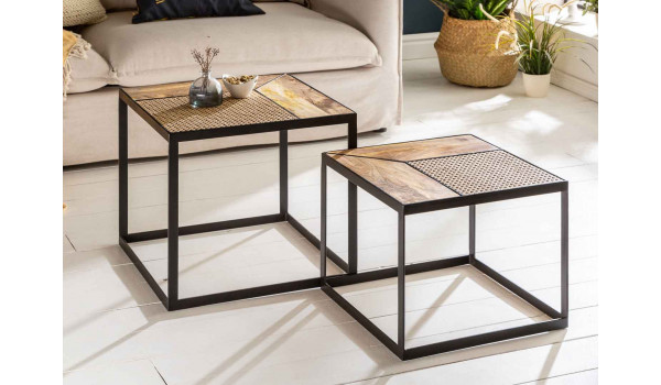 Deux tables basses carrées emboîtable