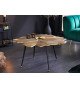 Table basse en métal doré décorative