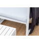 Salon en aluminium blanc et coussin clair