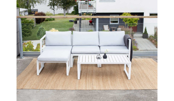 Salon en aluminium blanc et coussin clair
