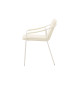 Chaise beige rembourrée en simili cuir