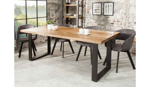 Table à manger en bois et pieds industriel