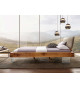 Lit design en bois massif et pieds en verre