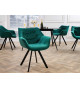 Chaises en velours vert émeraude