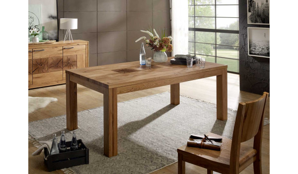 Table de repas en chêne sauvage