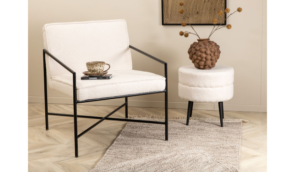 Fauteuil métal noir et tissu teddy blanc