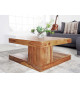 Table basse carrée originale en bois massif