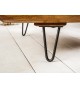 Table basse design en bois massif verni