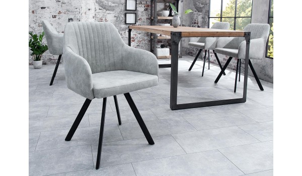 Chaise contemporaine gris clair / Pieds métal noir