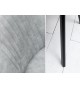 Chaise contemporaine gris clair / Pieds métal noir
